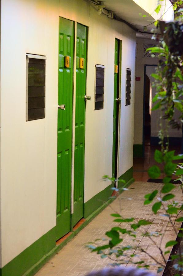 Hostal El Rio León Extérieur photo