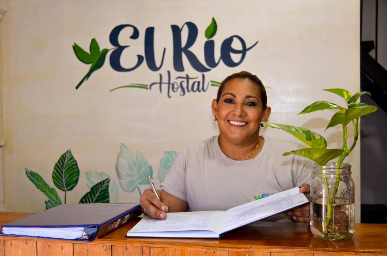 Hostal El Rio León Extérieur photo