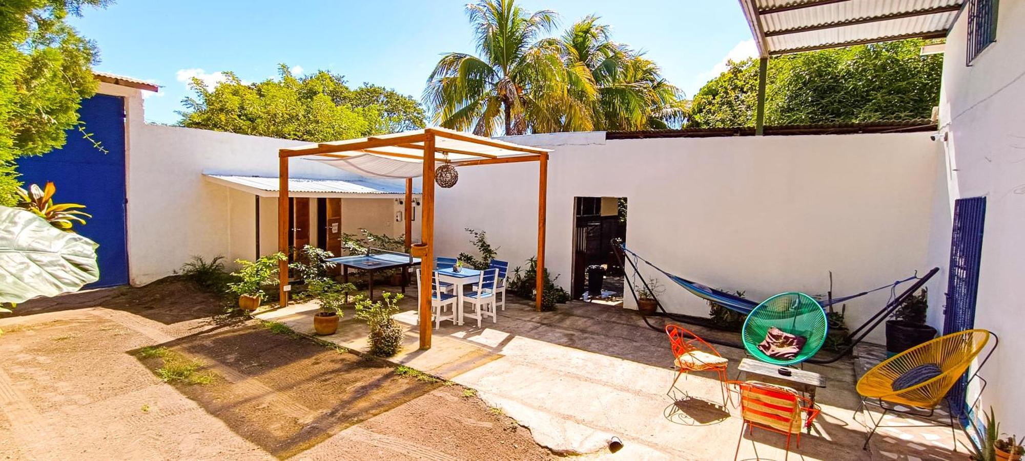Hostal El Rio León Extérieur photo