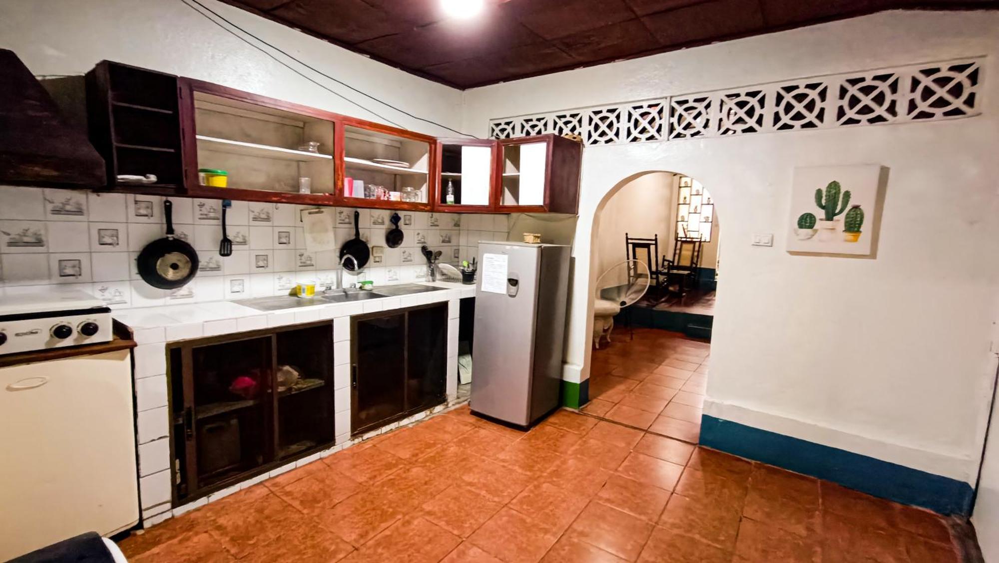 Hostal El Rio León Extérieur photo