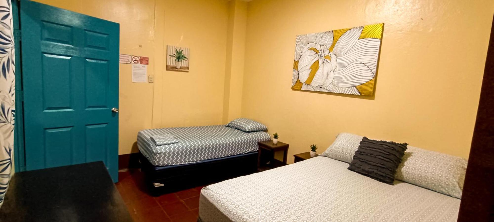 Hostal El Rio León Extérieur photo