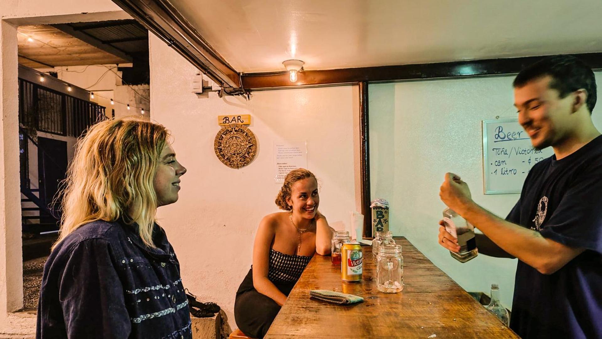 Hostal El Rio León Extérieur photo