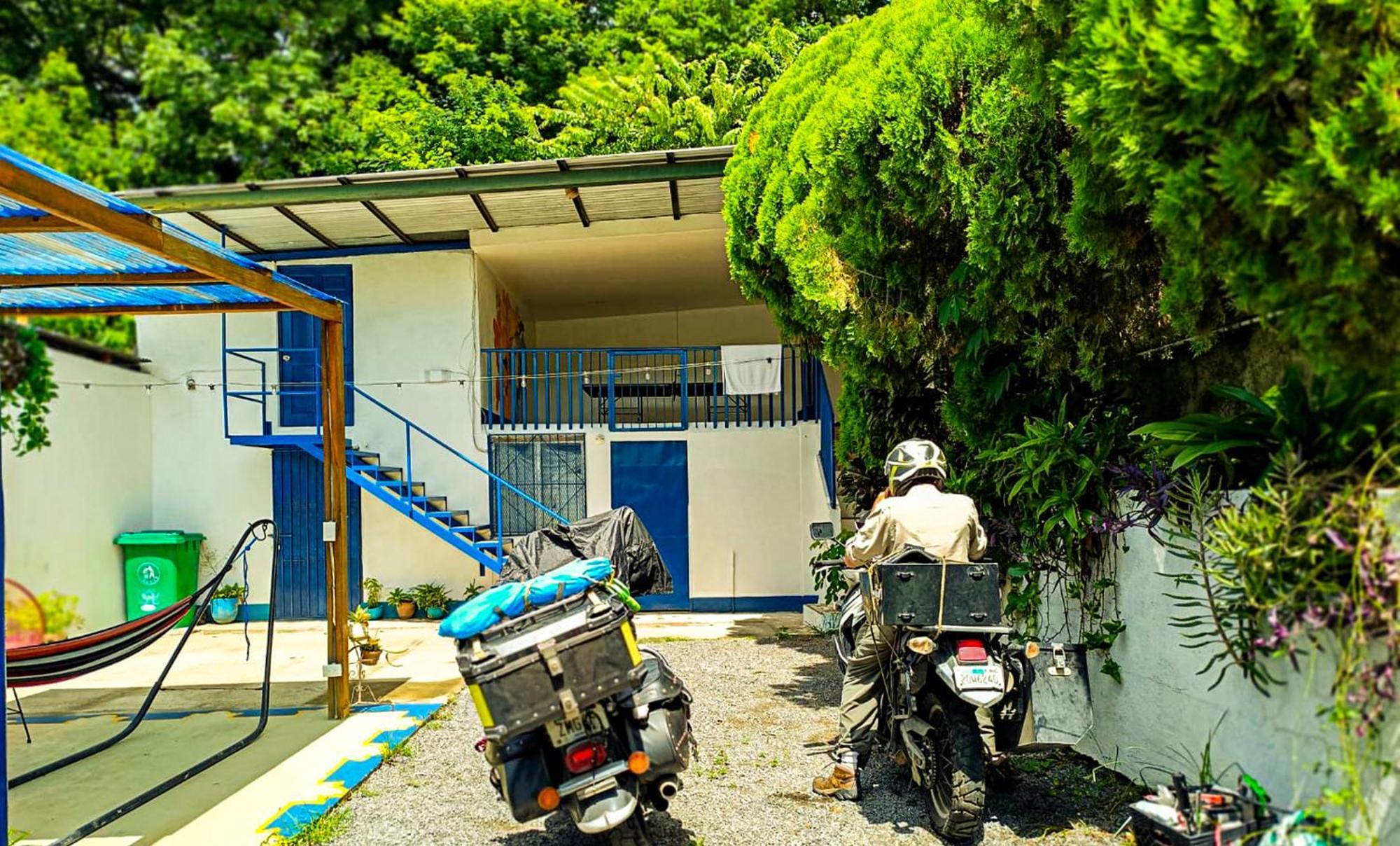 Hostal El Rio León Extérieur photo